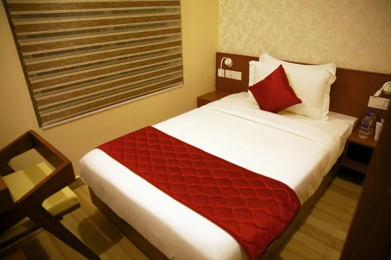 Otel New Dchandelier Kochi