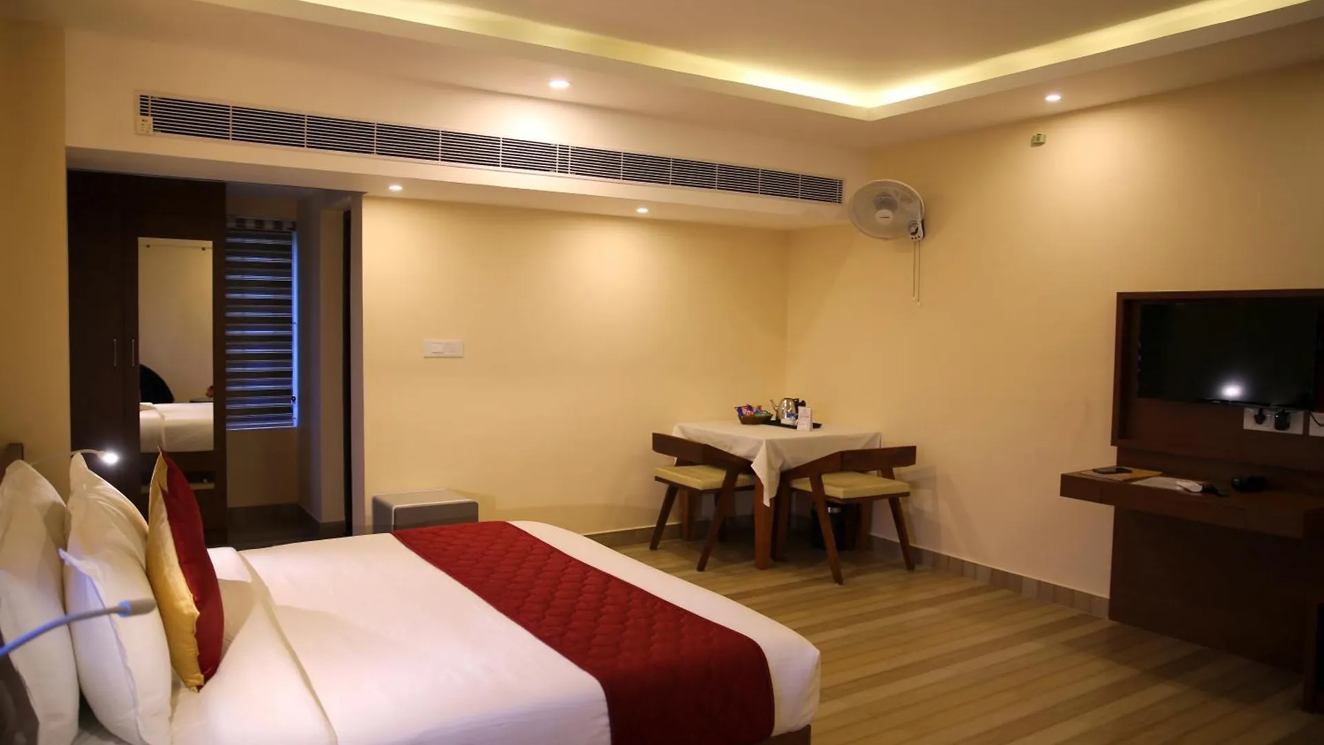 *** Otel New Dchandelier Kochi Hindistan